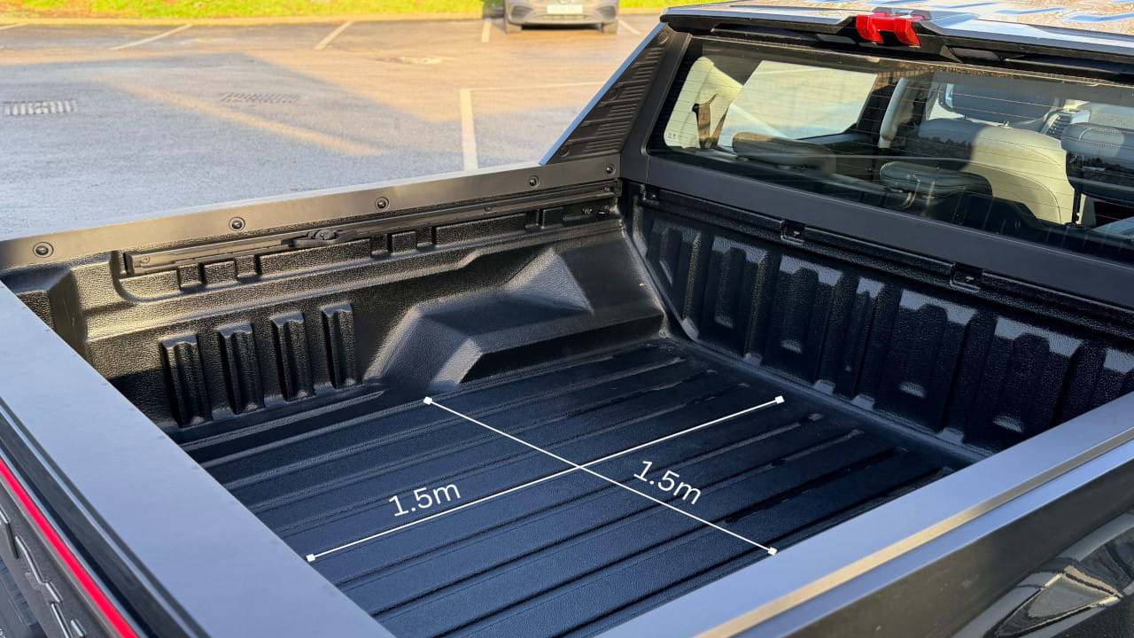 Load Capacity Shown With Dimensions of Maxus e-Terron 9